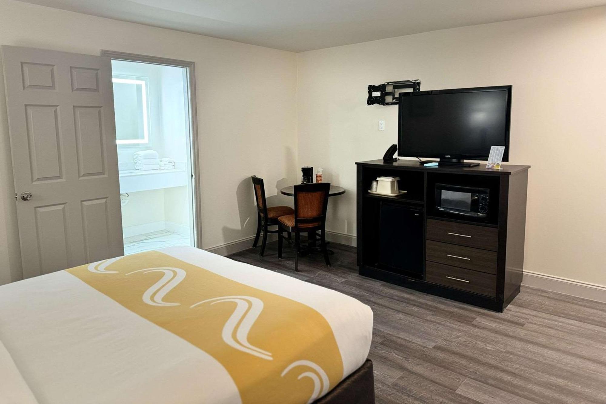 Quality Inn Creekside - Downtown Gatlinburg Extérieur photo
